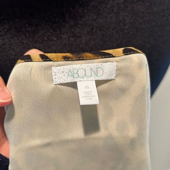 NWT XS  Women's Abound Top Leopard - Picture 6 of 7